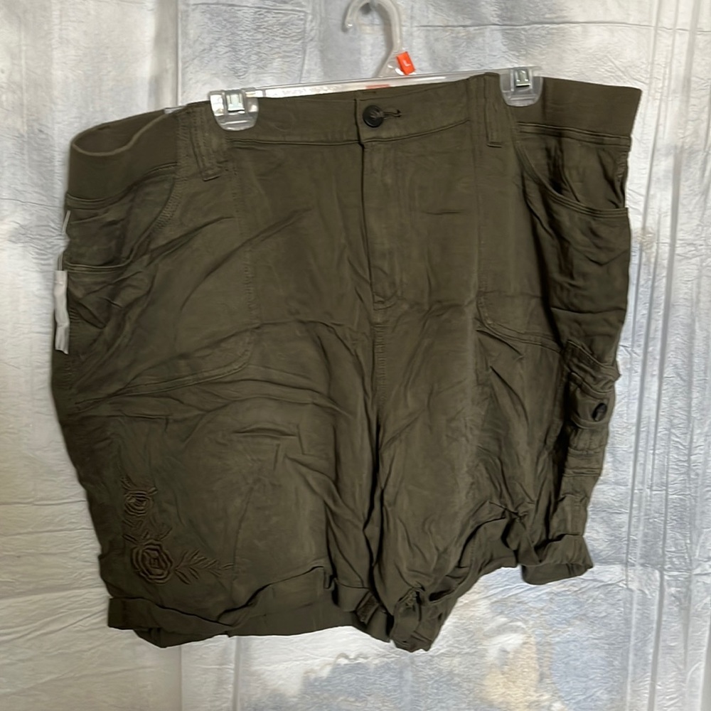 NWT GeorgePlus rayon stretchy dressy cargo shorts